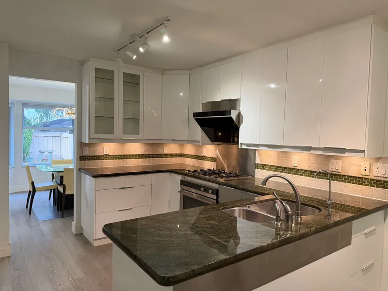 14 3471 REGINA AVENUE - photo 3 of 22