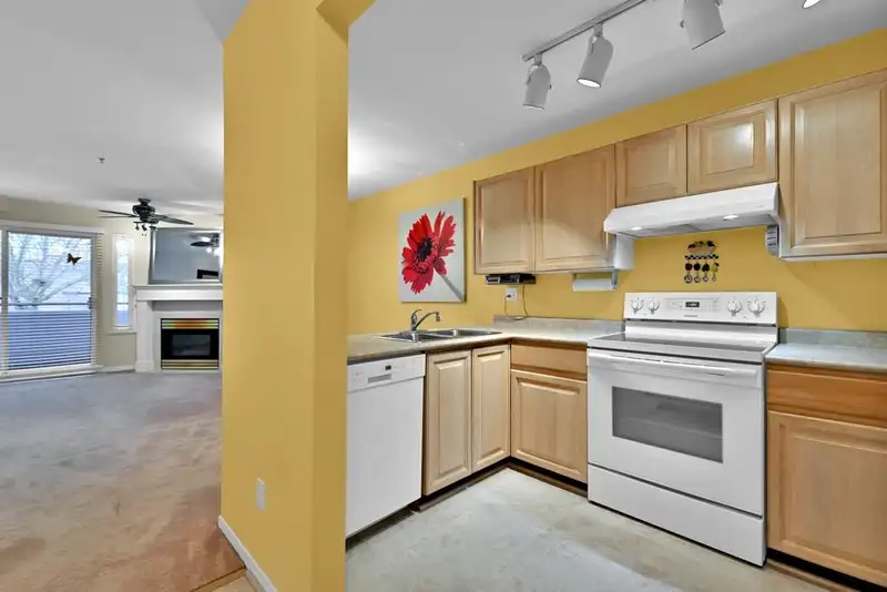 211 5955 177B STREET - photo 2 of 40