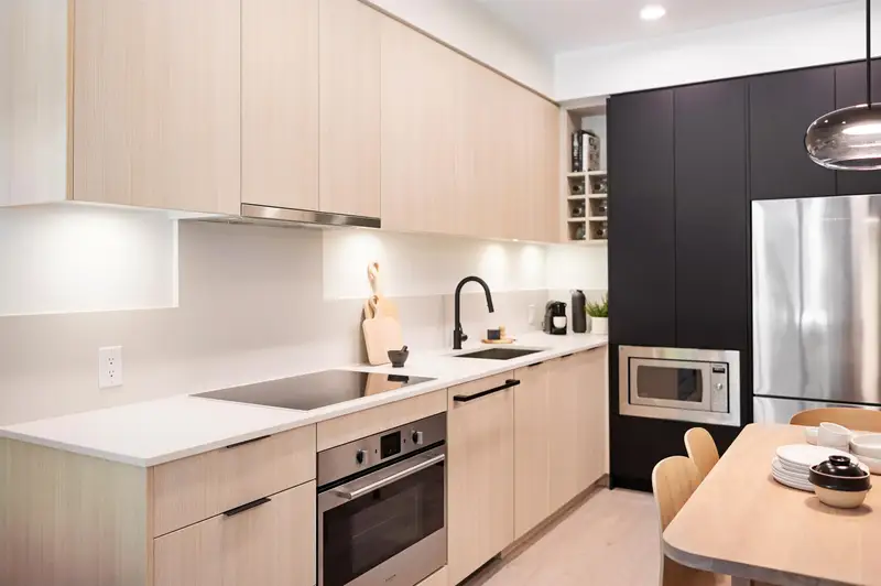 203 968 LYTTON STREET - photo 2 of 13