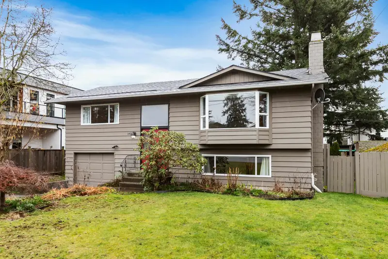 1430 MAPLE STREET - photo 2 of 25