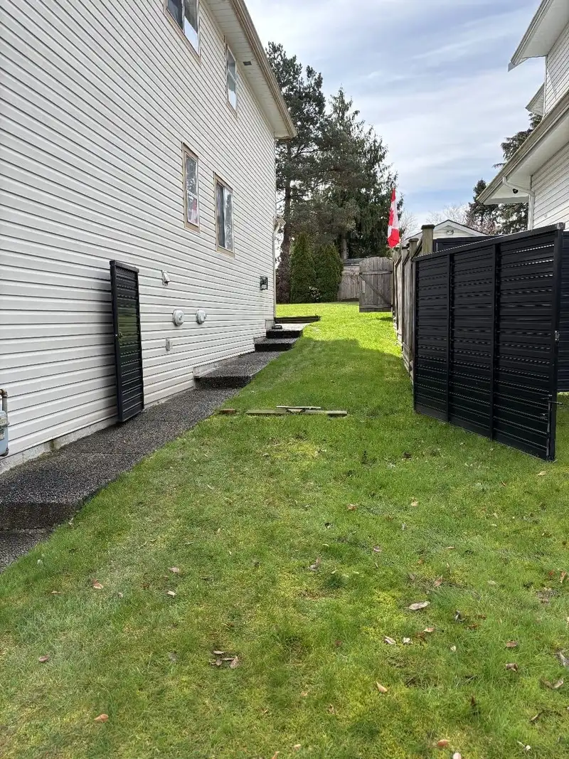 12236 67A AVENUE - photo 3 of 40