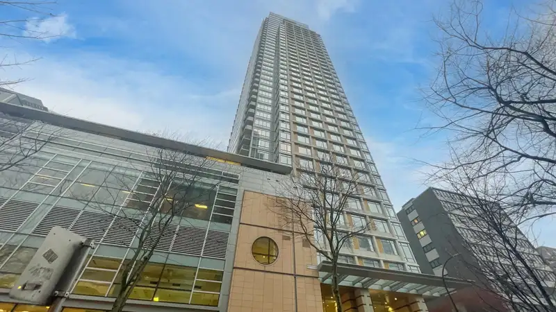 2301 1028 BARCLAY STREET - photo 1 of 24