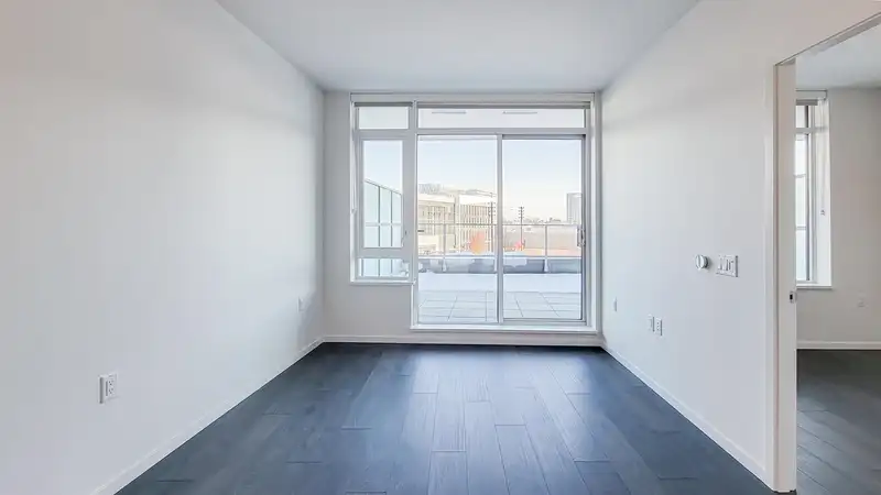 215 6788 MINORU BOULEVARD - photo 2 of 33