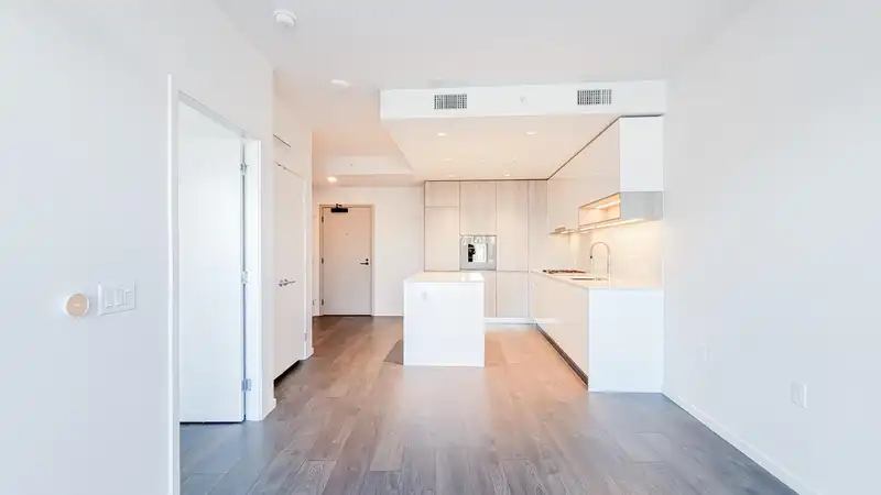 215 6788 MINORU BOULEVARD - photo 4 of 33
