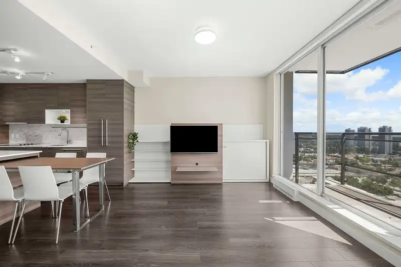 3501 13398 104 AVENUE - photo 1 of 34