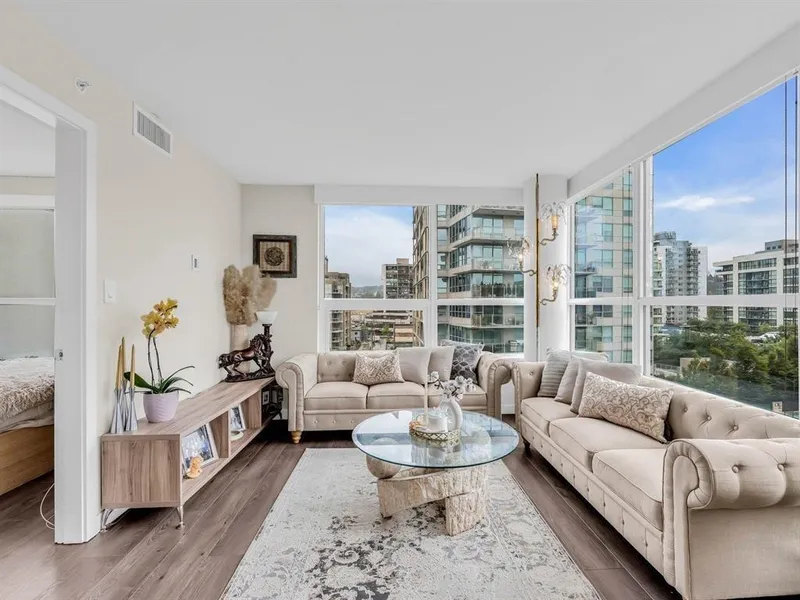 602 112 E 13TH STREET - photo 3 of 25