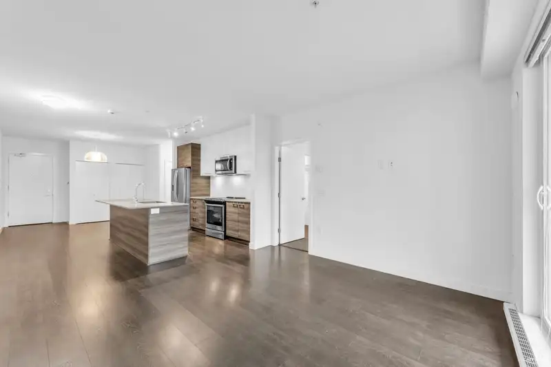 308 10581 140 STREET - photo 2 of 29