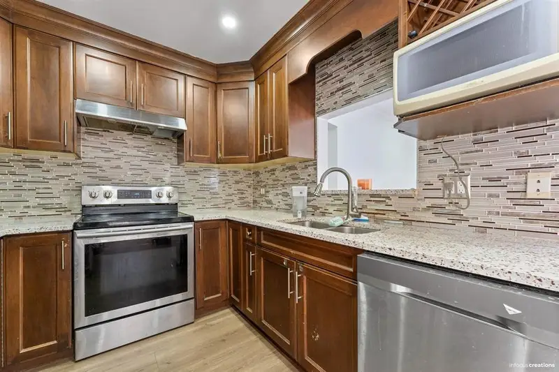 21 7140 132 STREET - photo 2 of 15