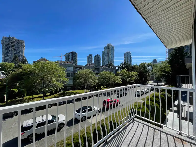 307 5127 IRVING STREET - photo 1 of 23