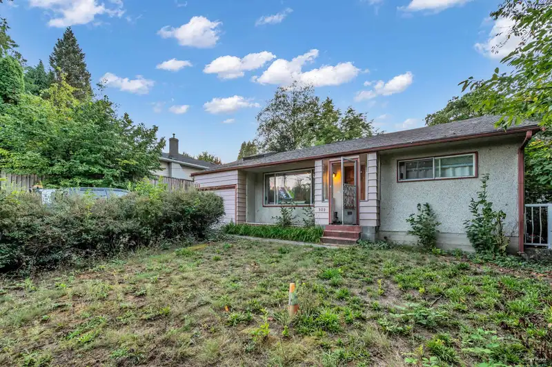 929 CLARKE ROAD - photo 3 of 27