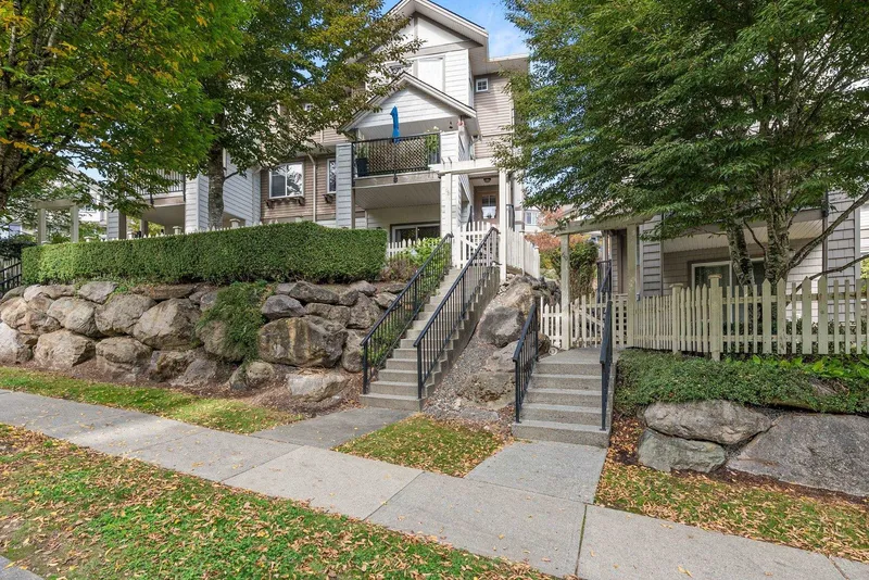 68 4401 BLAUSON BOULEVARD - photo 2 of 25