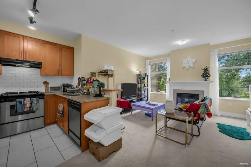 307 2083 W 33 AVENUE - photo 2 of 25