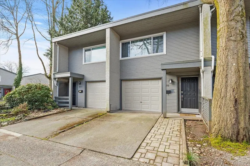 4975 RIVER REACH - photo 4 of 25