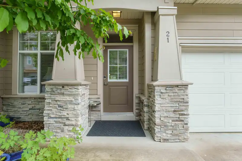 21 7138 210 STREET - photo 3 of 37