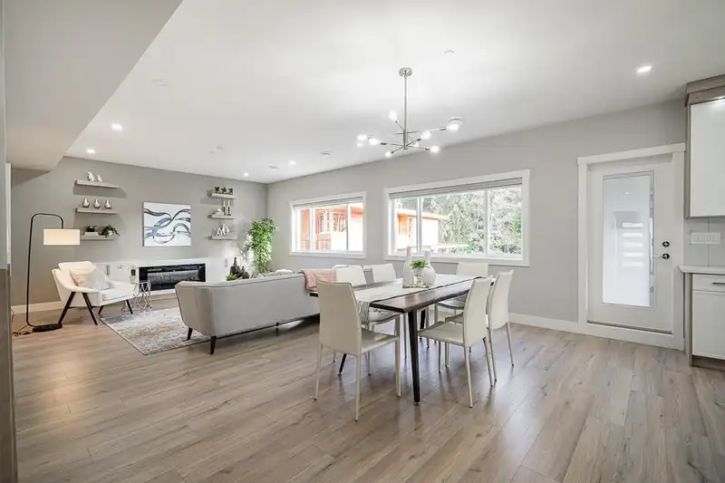 3988 TORONTO STREET - photo 4 of 38