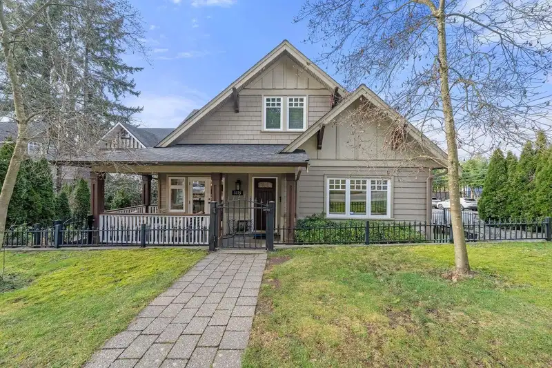 3375 CHESTERFIELD AVENUE - photo 3 of 39