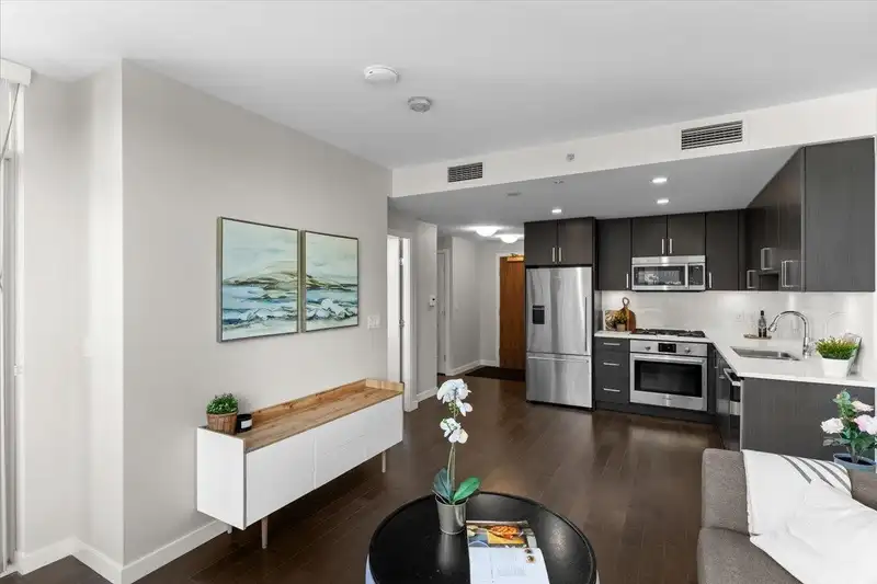 805 1708 ONTARIO STREET - photo 2 of 30