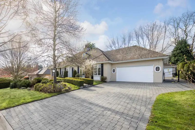 14048 30 AVENUE - photo 2 of 40