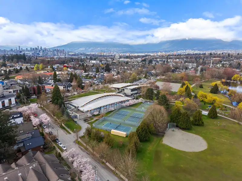 1 2091 E 20TH AVENUE - photo 4 of 29