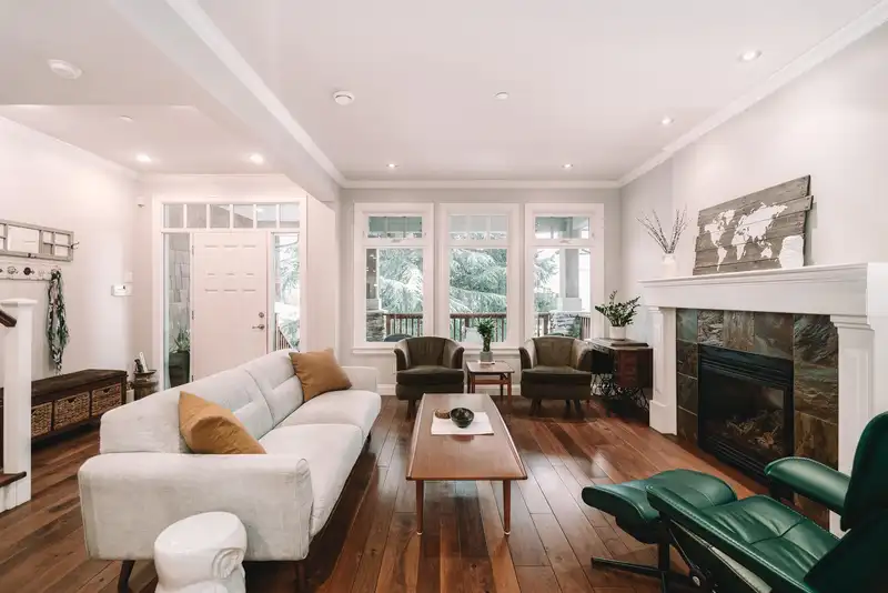 1845 HARBOUR STREET - photo 1 of 40