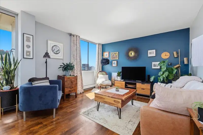 1503 1816 HARO STREET - photo 2 of 31
