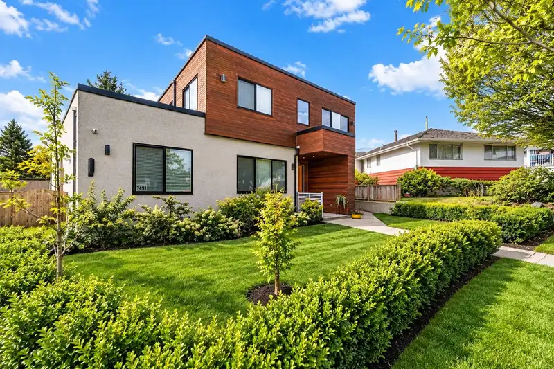 7493 GATINEAU PLACE - photo 1 of 40