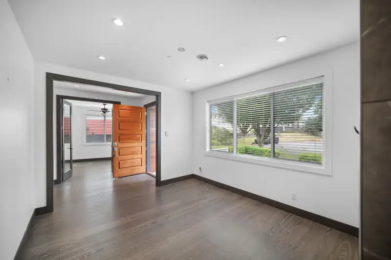 7493 GATINEAU PLACE - photo 3 of 40