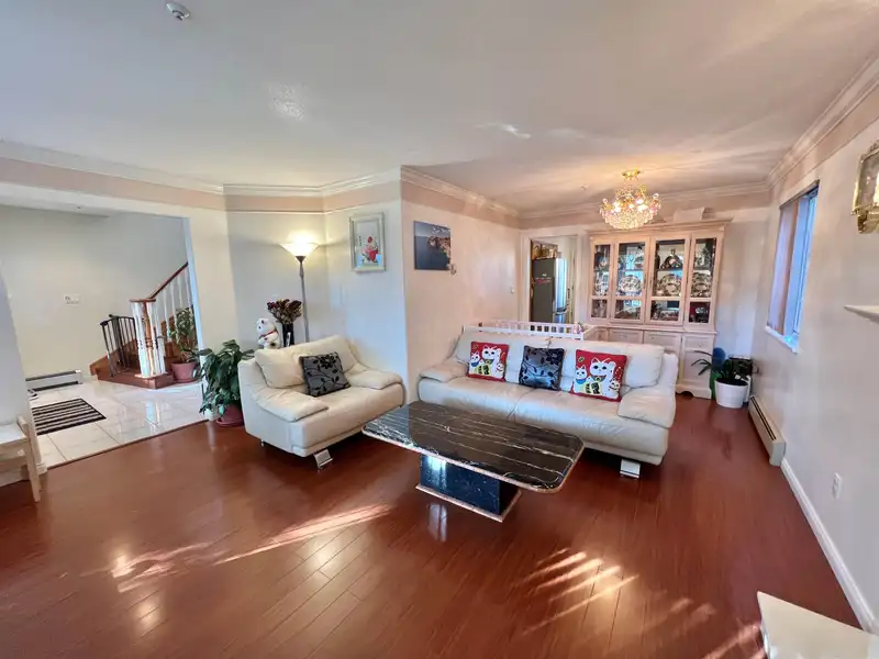2033 E 43RD AVENUE - photo 2 of 20
