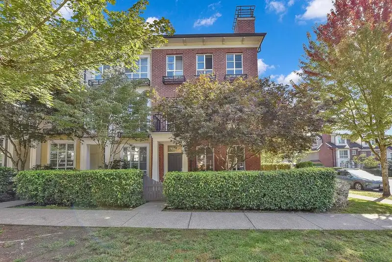 26 1237 HOLTBY STREET - photo 1 of 37