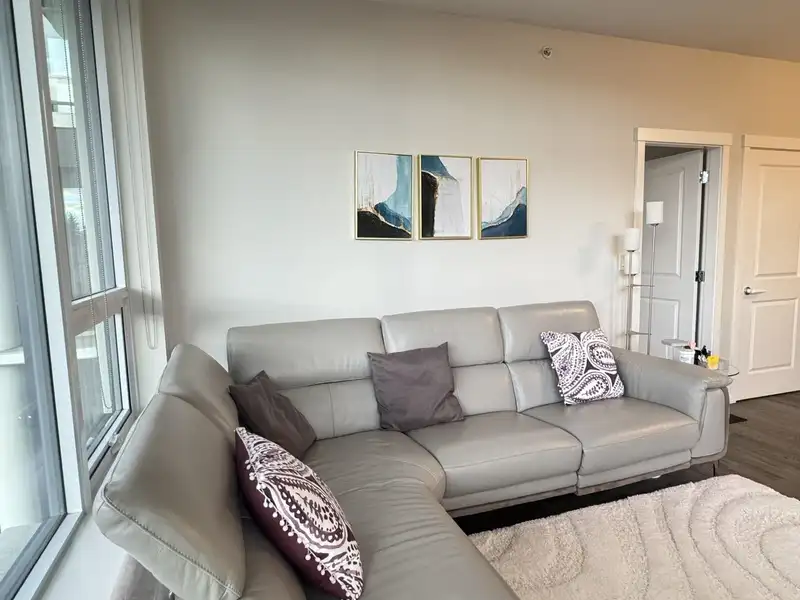 501 3487 BINNING ROAD - photo 2 of 34