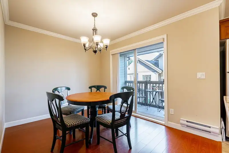 25 6238 192 STREET - photo 4 of 33