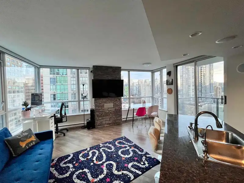1402 1212 HOWE STREET - photo 2 of 23