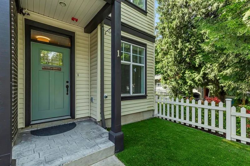 1 33460 LYNN AVENUE - photo 3 of 20