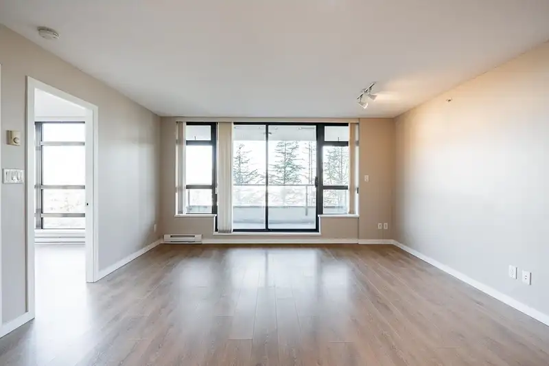 703 8160 LANSDOWNE ROAD - photo 3 of 14