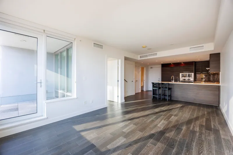 310 7468 LANSDOWNE ROAD - photo 3 of 16