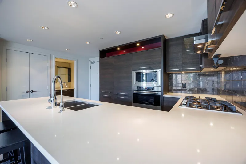 310 7468 LANSDOWNE ROAD - photo 4 of 16