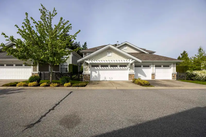 80 10500 DELSOM CRESCENT - photo 4 of 31