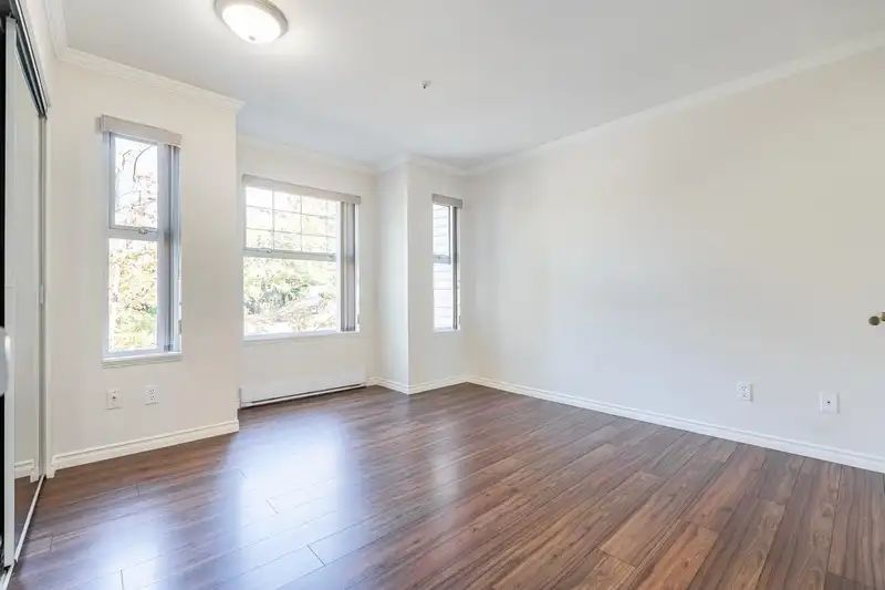 302 135 ELEVENTH STREET - photo 3 of 39