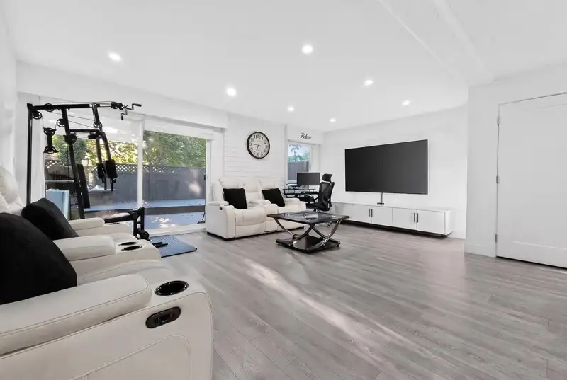 211 13931 74 AVENUE - photo 3 of 23