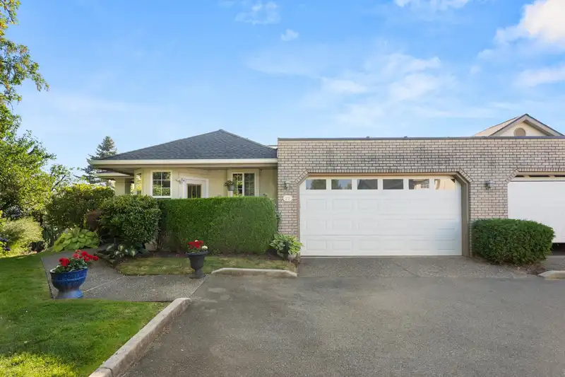 39 31450 SPUR AVENUE - photo 3 of 40