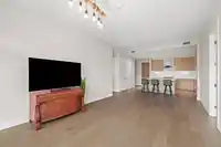 217 5535 ADMIRAL WAY - thumbnail 10