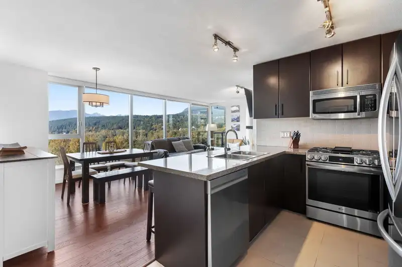 1606 651 NOOTKA WAY - photo 2 of 33