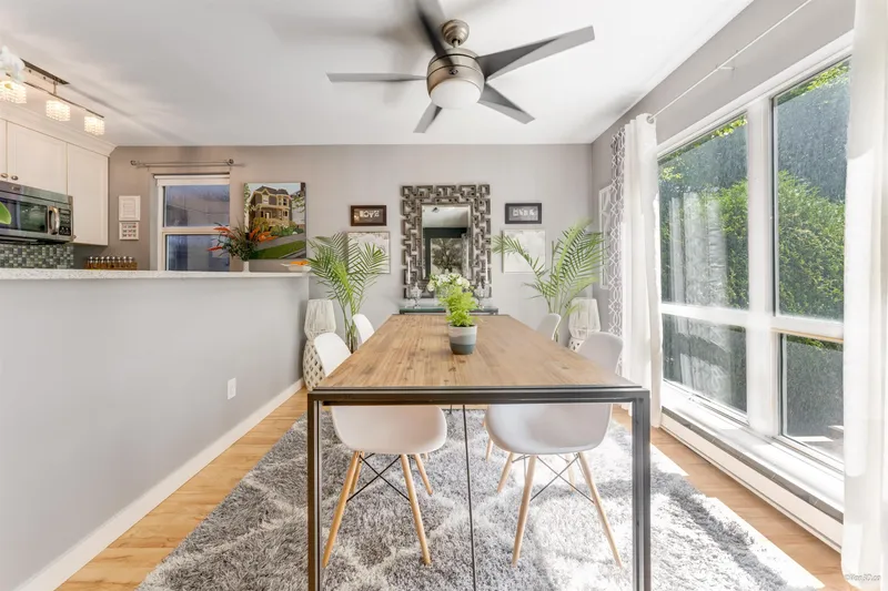 201 985 10TH AVENUE - photo 3 of 19