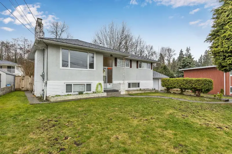 11032 86A AVENUE - photo 1 of 31