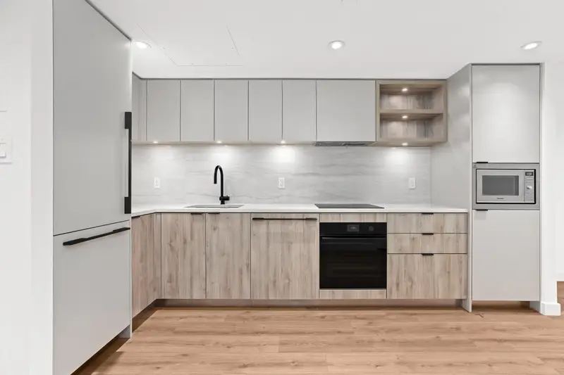 310 755 HARBOURSIDE DRIVE - photo 3 of 25