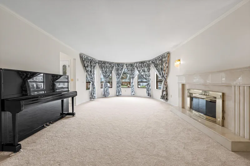 2291 E 40TH AVENUE - photo 4 of 25