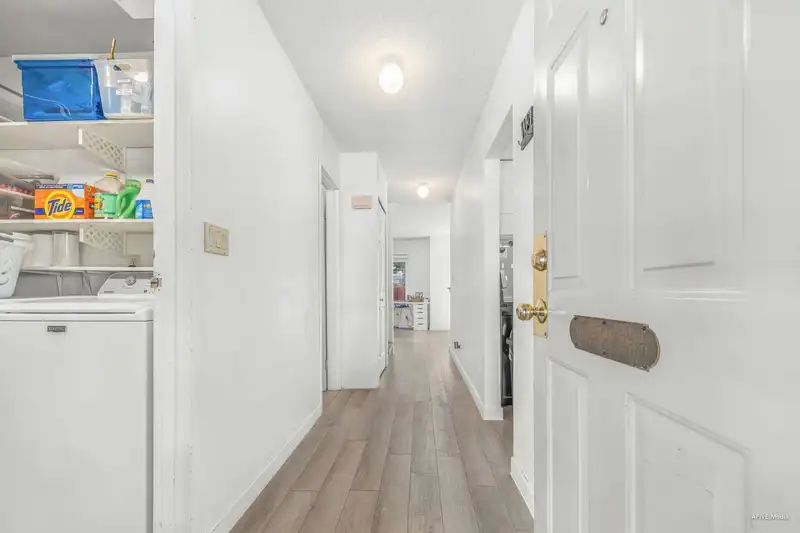 32 13990 74 AVENUE - photo 4 of 25