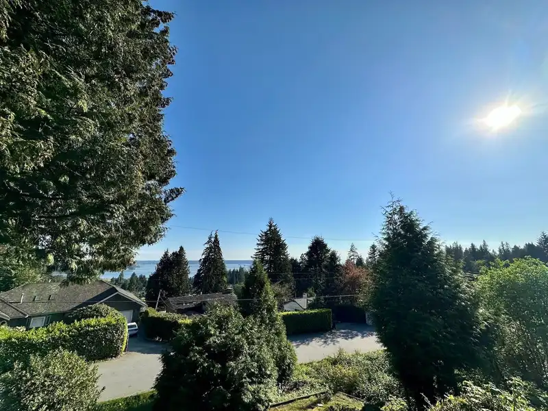 1215 NEPAL CRESCENT - photo 1 of 32