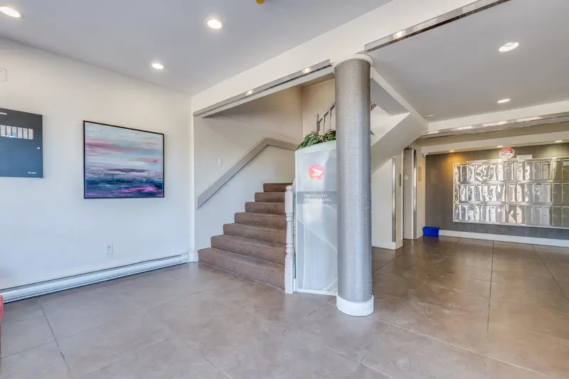 311 8120 COLONIAL DRIVE - photo 4 of 13