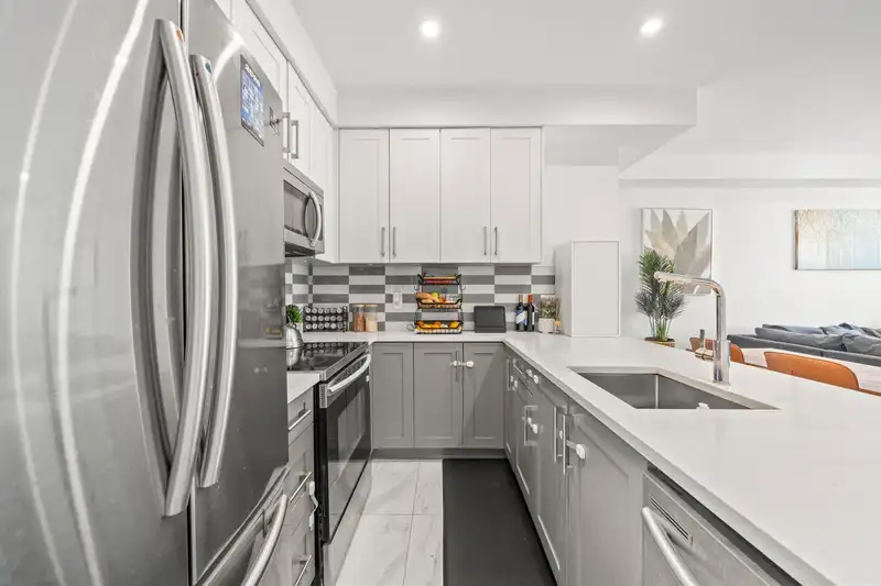 507 218 CARNARVON STREET - photo 4 of 35